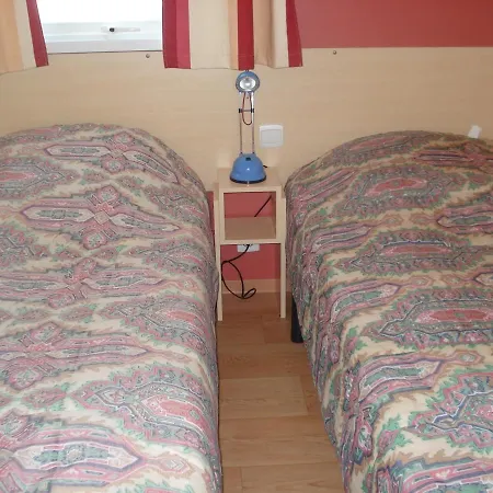 Mobil-home Fouras, 3 Pieces, 4 Personnes - Fr-1-709-21 *